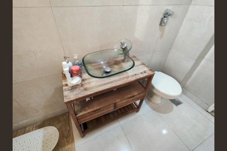 Apartamento para alugar com 100m², 3 quartos e sem vagaBanheiro