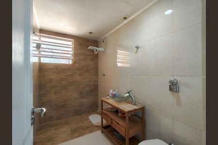 Apartamento para alugar com 100m², 3 quartos e sem vagaBanheiro