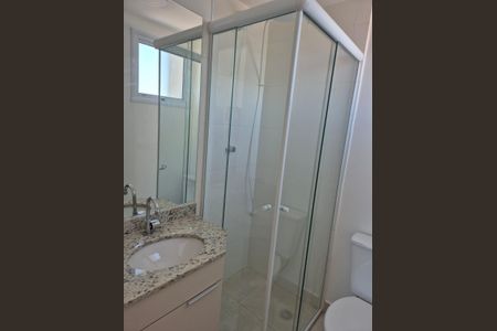 Banheiro de apartamento para alugar com 1 quarto, 29m² em Vila Mazzei, São Paulo