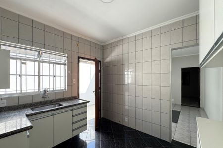 Casa para alugar com 149m², 3 quartos e 2 vagasCozinha 