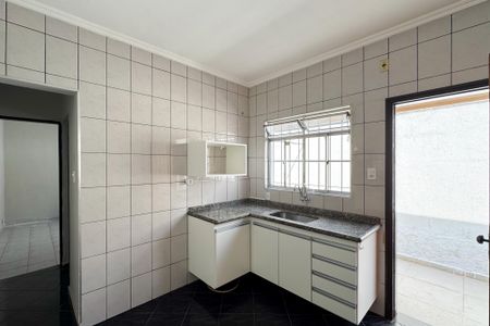Casa para alugar com 149m², 3 quartos e 2 vagasCozinha 