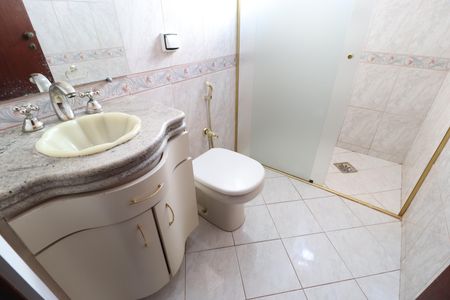 Casa para alugar com 250m², 4 quartos e 3 vagasBanheiro Social