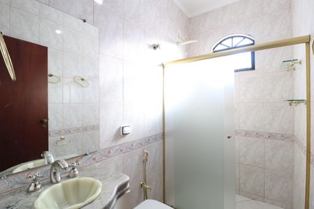 Casa para alugar com 250m², 4 quartos e 3 vagasBanheiro Social