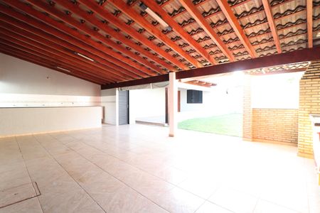 Casa para alugar com 250m², 4 quartos e 3 vagasVaranda