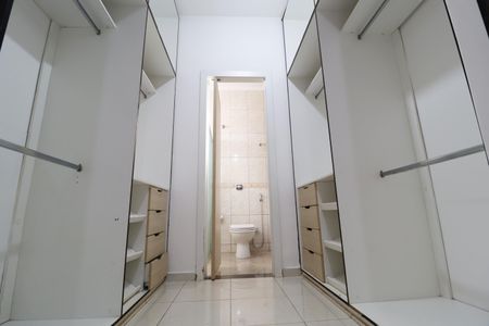 Casa para alugar com 250m², 4 quartos e 3 vagasQuarto 1 - Suíte - Closet