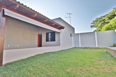Casa para alugar com 250m², 4 quartos e 3 vagasQuintal