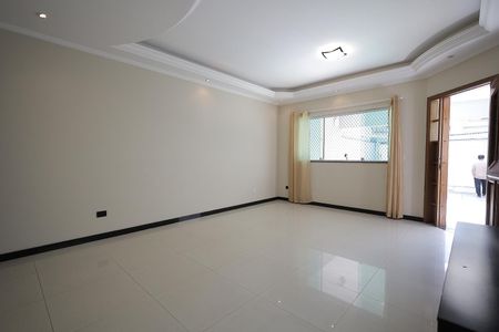 Casa para alugar com 185m², 3 quartos e 4 vagasSala