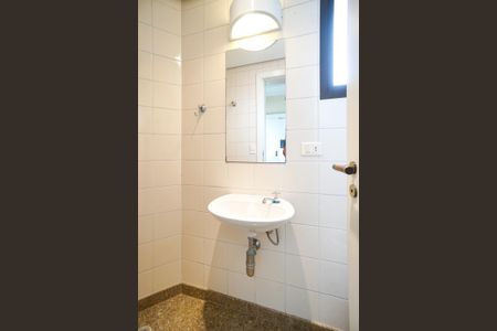 Apartamento à venda com 250m², 4 quartos e 4 vagasBanheiro de serviço
