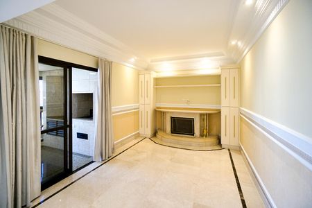 Apartamento à venda com 250m², 4 quartos e 4 vagas Apartamento à venda com 250m², 4 quartos e 4 vagasSala de jantar
