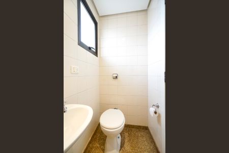 Apartamento à venda com 250m², 4 quartos e 4 vagasBanheiro de serviço