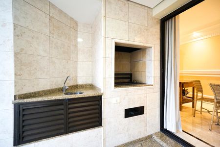 Apartamento à venda com 250m², 4 quartos e 4 vagasChurrasqueira