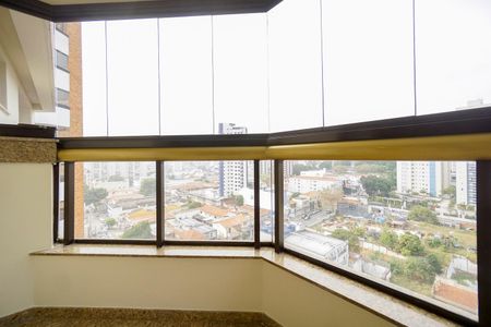 Apartamento à venda com 250m², 4 quartos e 4 vagasVaranda da suíte 02