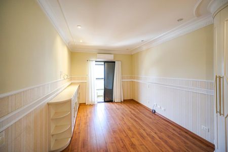 Apartamento à venda com 250m², 4 quartos e 4 vagas Apartamento à venda com 250m², 4 quartos e 4 vagasSuíte 02