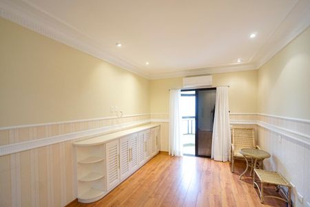 Apartamento à venda com 250m², 4 quartos e 4 vagasSuíte 02
