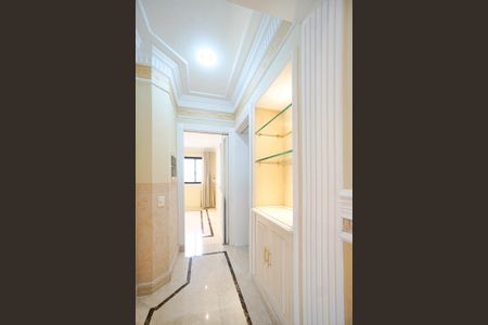 Apartamento à venda com 250m², 4 quartos e 4 vagasCorredor dos quartos