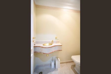 Apartamento à venda com 250m², 4 quartos e 4 vagasLavabo