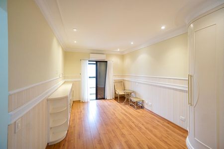 Apartamento à venda com 250m², 4 quartos e 4 vagasSuíte 02