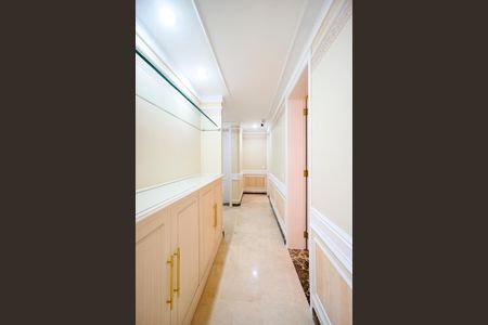 Apartamento à venda com 250m², 4 quartos e 4 vagasCorredor dos quartos