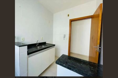 Cozinha de apartamento para alugar com 2 quartos, 100m² em Estrela Dalva, Belo Horizonte