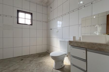 Casa para alugar com 120m², 3 quartos e 2 vagasBanheiro