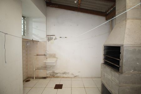 Casa à venda com 83m², 2 quartos e 1 vagaÁrea de Serviço