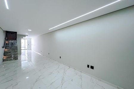 Sala de casa à venda com 4 quartos, 150m² em Vila Carrão, São Paulo
