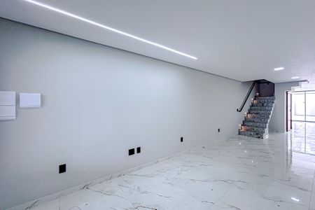 Casa à venda com 150m², 4 quartos e 3 vagasSala