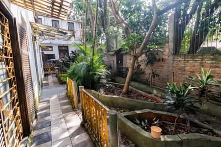 Casa para alugar com 398m², 4 quartos e 2 vagas Casa para alugar com 398m², 4 quartos e 2 vagasÁrea Externa