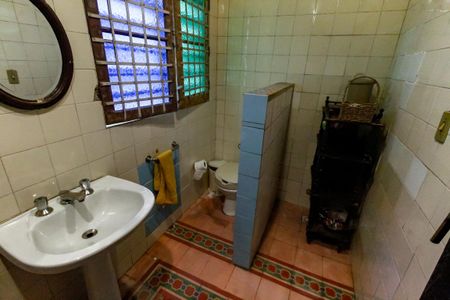 Casa para alugar com 398m², 4 quartos e 2 vagas Casa para alugar com 398m², 4 quartos e 2 vagasBanheiro da Suíte 2