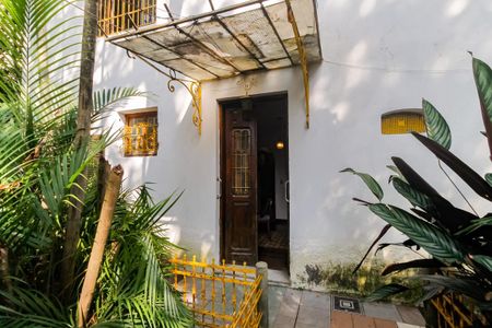 Casa para alugar com 398m², 4 quartos e 2 vagas Casa para alugar com 398m², 4 quartos e 2 vagasEntrada
