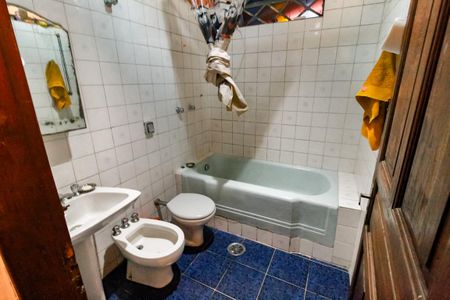 Casa para alugar com 398m², 4 quartos e 2 vagas Casa para alugar com 398m², 4 quartos e 2 vagasBanheiro Social