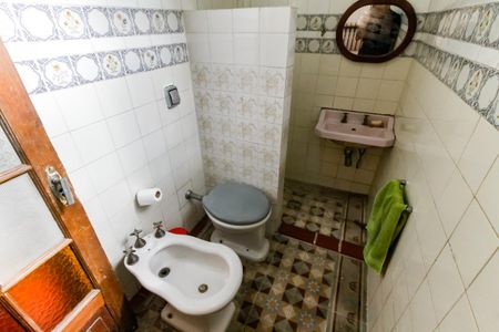 Casa para alugar com 398m², 4 quartos e 2 vagas Casa para alugar com 398m², 4 quartos e 2 vagasBanheiro da Suíte 1