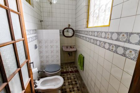 Casa para alugar com 398m², 4 quartos e 2 vagas Casa para alugar com 398m², 4 quartos e 2 vagasBanheiro da Suíte 1