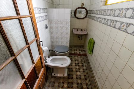 Casa para alugar com 398m², 4 quartos e 2 vagas Casa para alugar com 398m², 4 quartos e 2 vagasBanheiro da Suíte 1