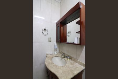 Casa de condomínio para alugar com 160m², 2 quartos e 2 vagasBanheiro Social