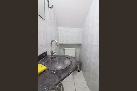 Casa de condomínio para alugar com 160m², 2 quartos e 2 vagasLavabo 