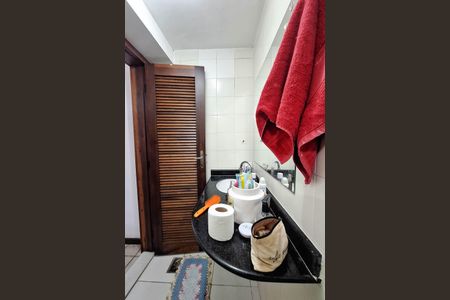 Casa de condomínio à venda com 235m², 4 quartos e 2 vagasBanheiro da Suíte 1