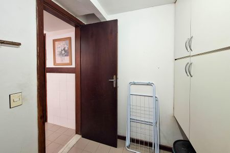 Casa de condomínio à venda com 235m², 4 quartos e 2 vagasQuarto de Serviço