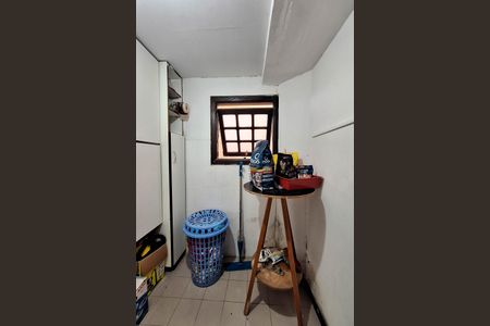 Casa de condomínio à venda com 235m², 4 quartos e 2 vagasQuarto de Serviço