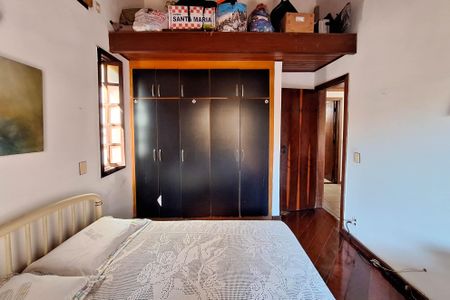 Casa de condomínio à venda com 235m², 4 quartos e 2 vagasQuarto 2