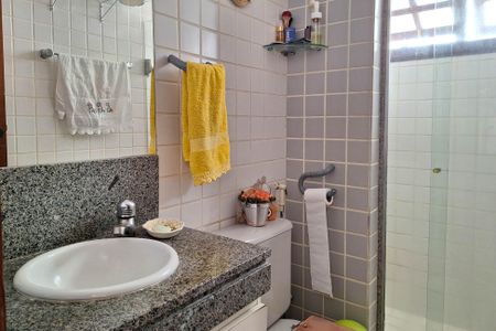 Casa de condomínio à venda com 235m², 4 quartos e 2 vagasBanheiro Social