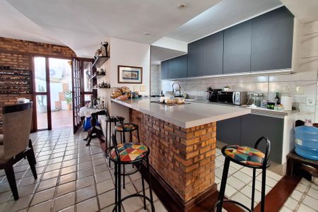 Casa de condomínio à venda com 235m², 4 quartos e 2 vagasCozinha