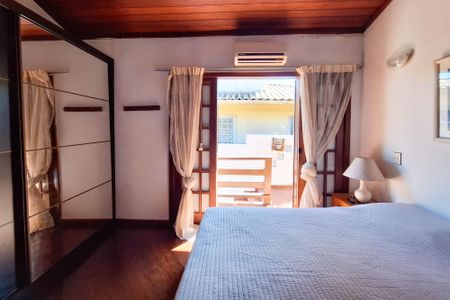 Casa de condomínio à venda com 235m², 4 quartos e 2 vagasSuíte 2