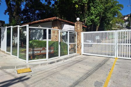 Casa de condomínio à venda com 235m², 4 quartos e 2 vagasFachada