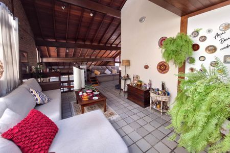 Casa de condomínio à venda com 235m², 4 quartos e 2 vagasSala 3