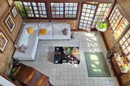 Casa de condomínio à venda com 235m², 4 quartos e 2 vagasSala