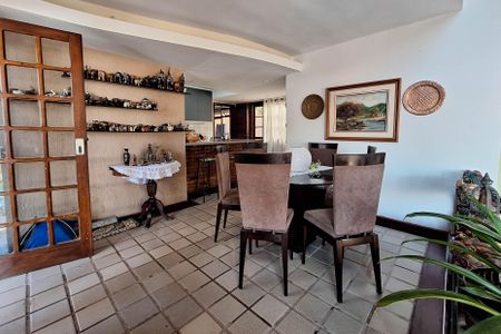 Casa de condomínio à venda com 235m², 4 quartos e 2 vagasSala 2