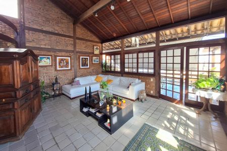 Casa de condomínio à venda com 235m², 4 quartos e 2 vagasSala 1