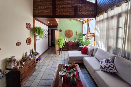 Casa de condomínio à venda com 235m², 4 quartos e 2 vagasSala 3