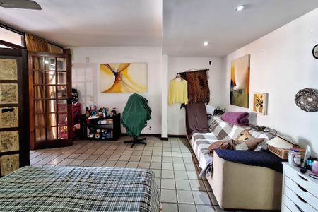 Casa de condomínio à venda com 235m², 4 quartos e 2 vagasSuíte 1